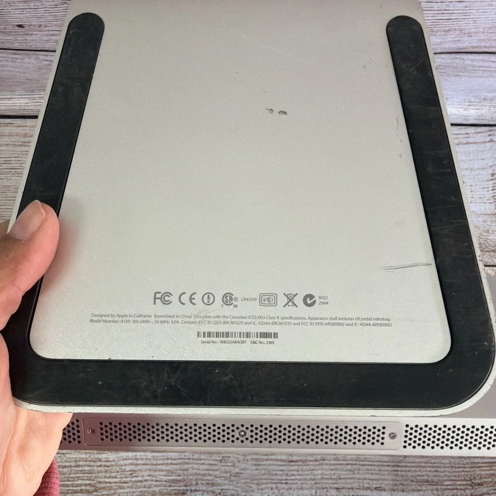 Apple Monitor A1311 21.5-inch Untested As Is No Power Adapter Parts